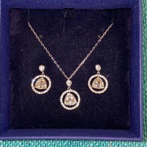 Swarovski Backstage Round Necklace & Earrings Set